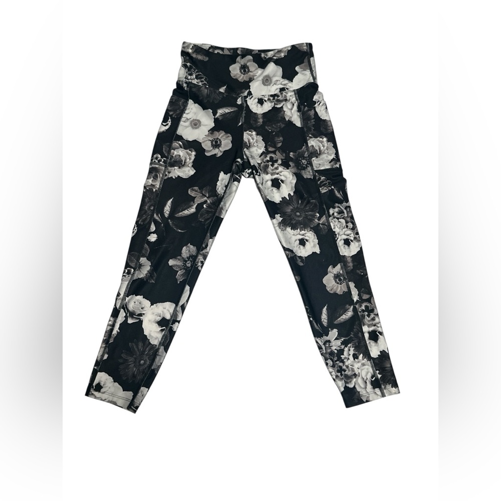 Marika Black and‎ Gray Floral Crop Leggings